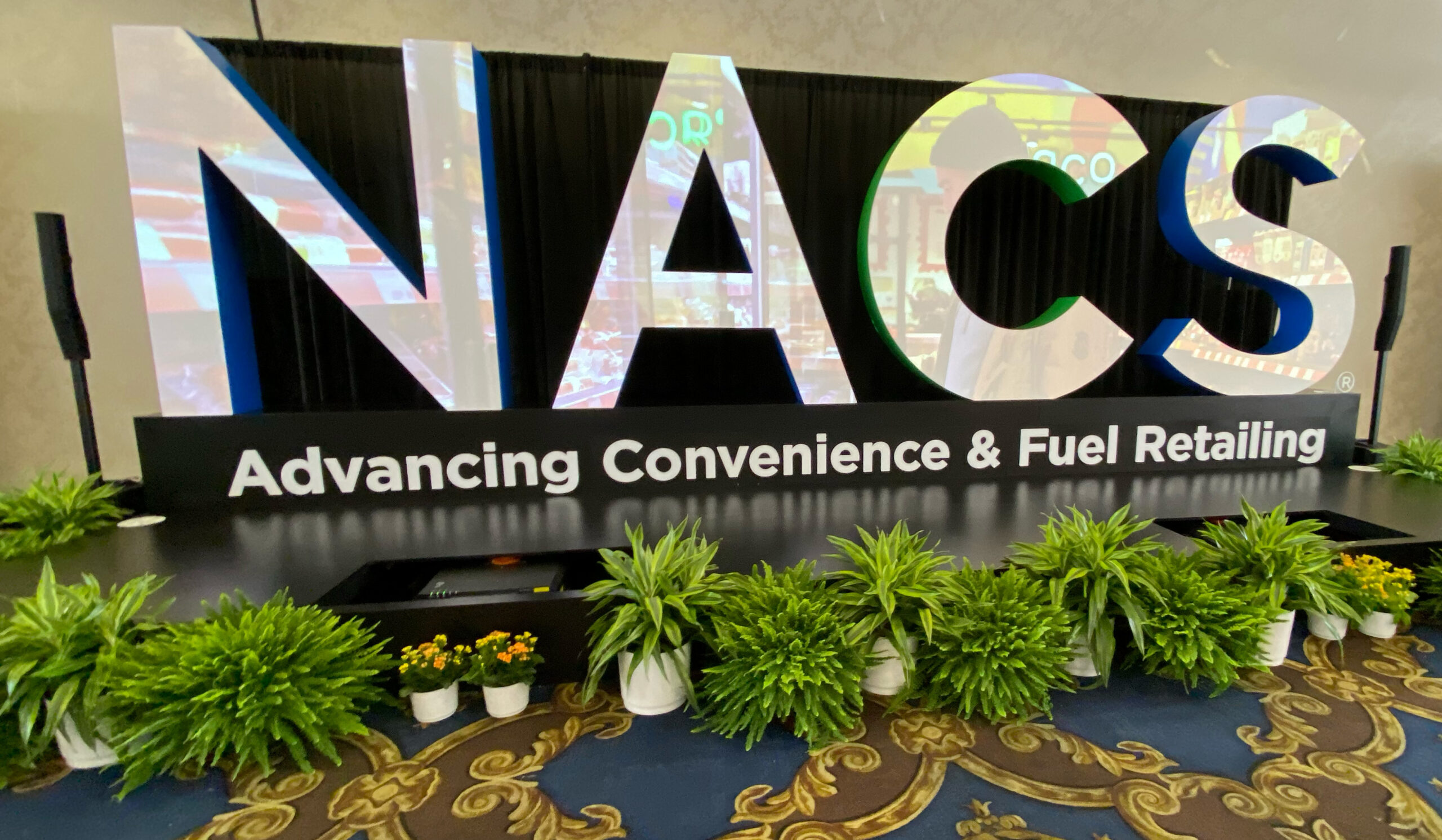 nacs-show-sign.